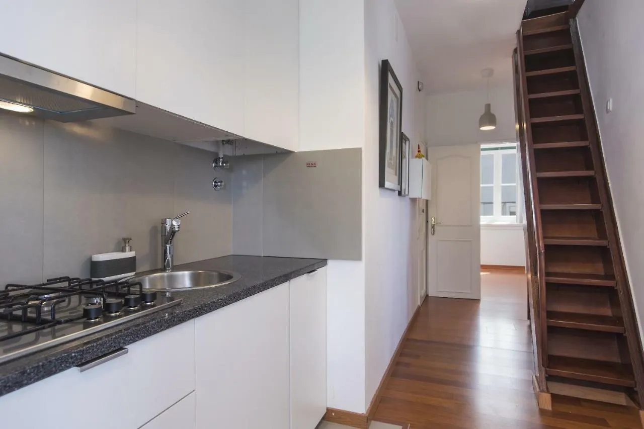 The Castle Life In 3Bdr Apartament Лиссабон 0*,  Португалия